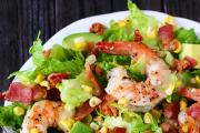 Salad with shrimp and corn Salad with shrimp and corn classic recipe