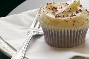 A simple recipe for delicious vanilla cupcakes at home step by step with photos