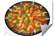 Classic seafood paella: recipe with photo