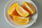 Pie in a slow cooker with oranges