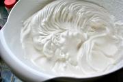 What to bake in cream.  Dishes with cream.  Delicate creamy dessert
