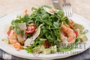 Shrimp salad with arugula and avocado Shrimp salad with arugula and avocado