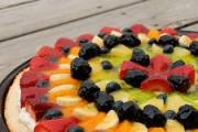 Fruit pizzas: sweet and healthy