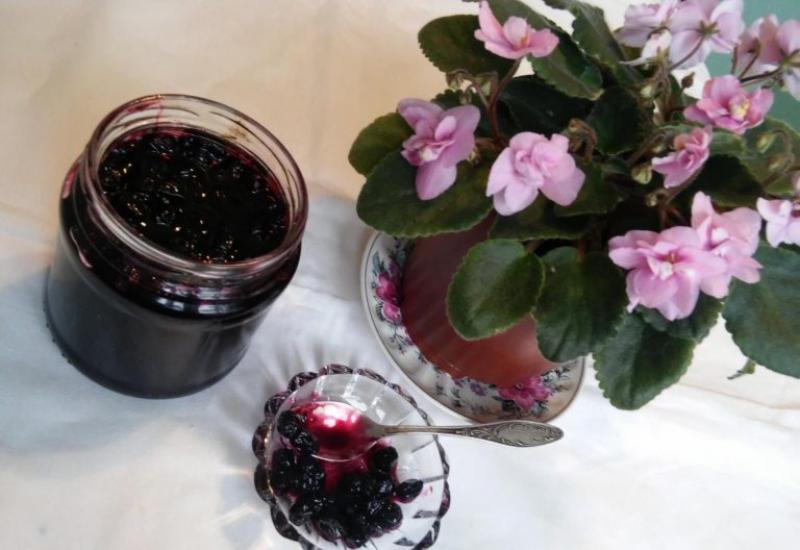Chokeberry jam: delicious and healthy recipes