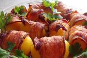 We love potatoes very much: potatoes stuffed with bacon and cheese, baked in the oven (recipe) How to cook potatoes stuffed with bacon