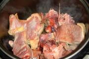 Stewed duck with cabbage How to stew duck with cabbage in a slow cooker