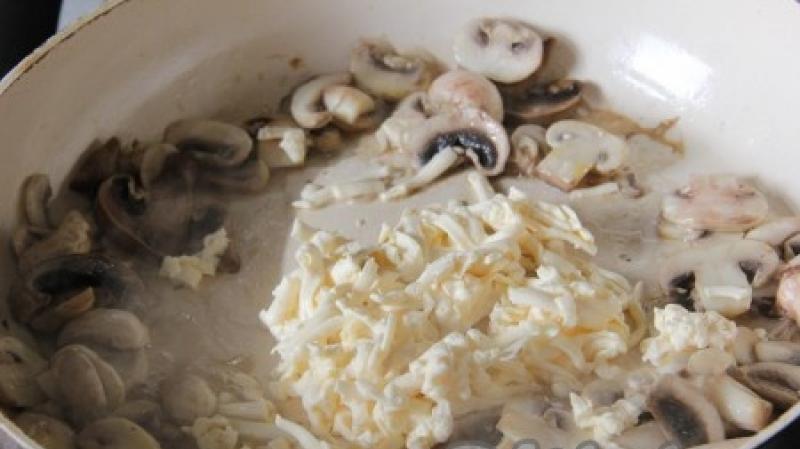 Step-by-step photo recipe for making pasta with mushrooms